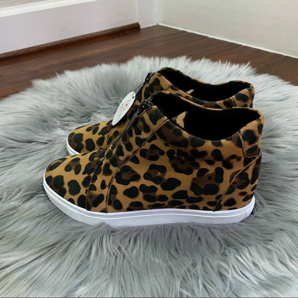 NWT Blondo Sneaker Booties Leopard Print Size 6 - Picture 4 of 5